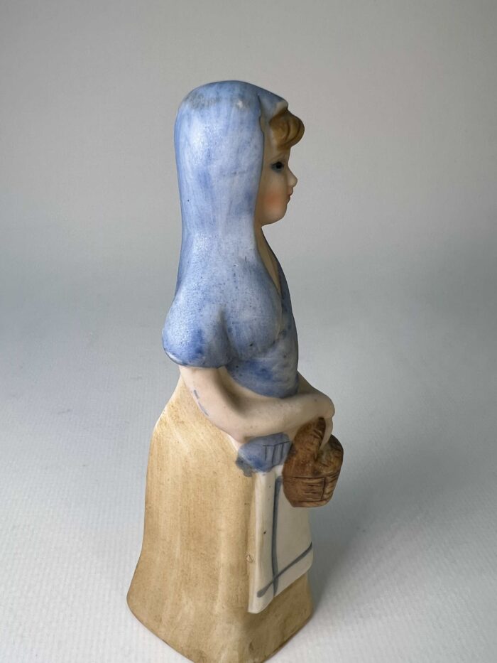 Vintage κεραμική φιγούρα γυναίκας με καλάθι made in Taiwan 11x4cm - Image 5