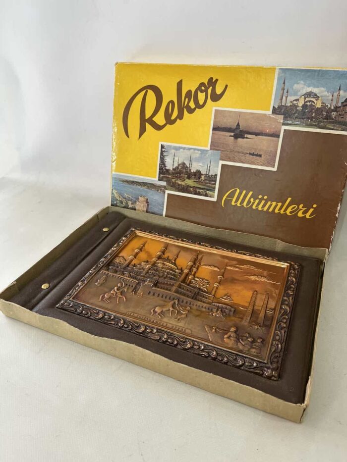 Vintage φωτογραφική άλμπουμ Rekor, με χάλκινη ανπαράσταση ,made in Turkey 36x25. - Image 2