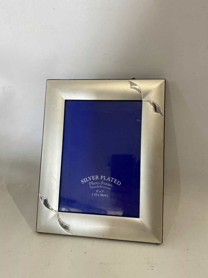 Vintage επιτραπέζια κορνίζα σε ασημί χρώμα 13x18
