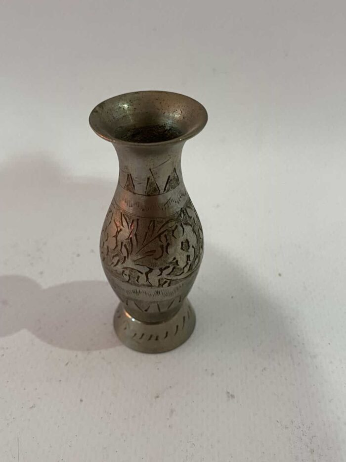 Vintage διακοσμητική φιγούρα ανθοδοχείου με χαραγμένα σχέδια - Image 2