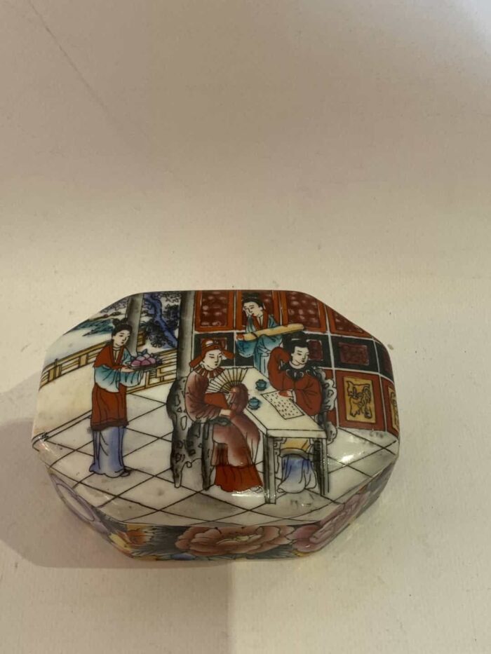 Vintage μπιζουτιέρα πορσελάνης SATSUMA 5x8x12 - Image 2
